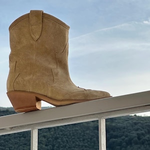 Suède cowboylaarzen. Hoge laarzen