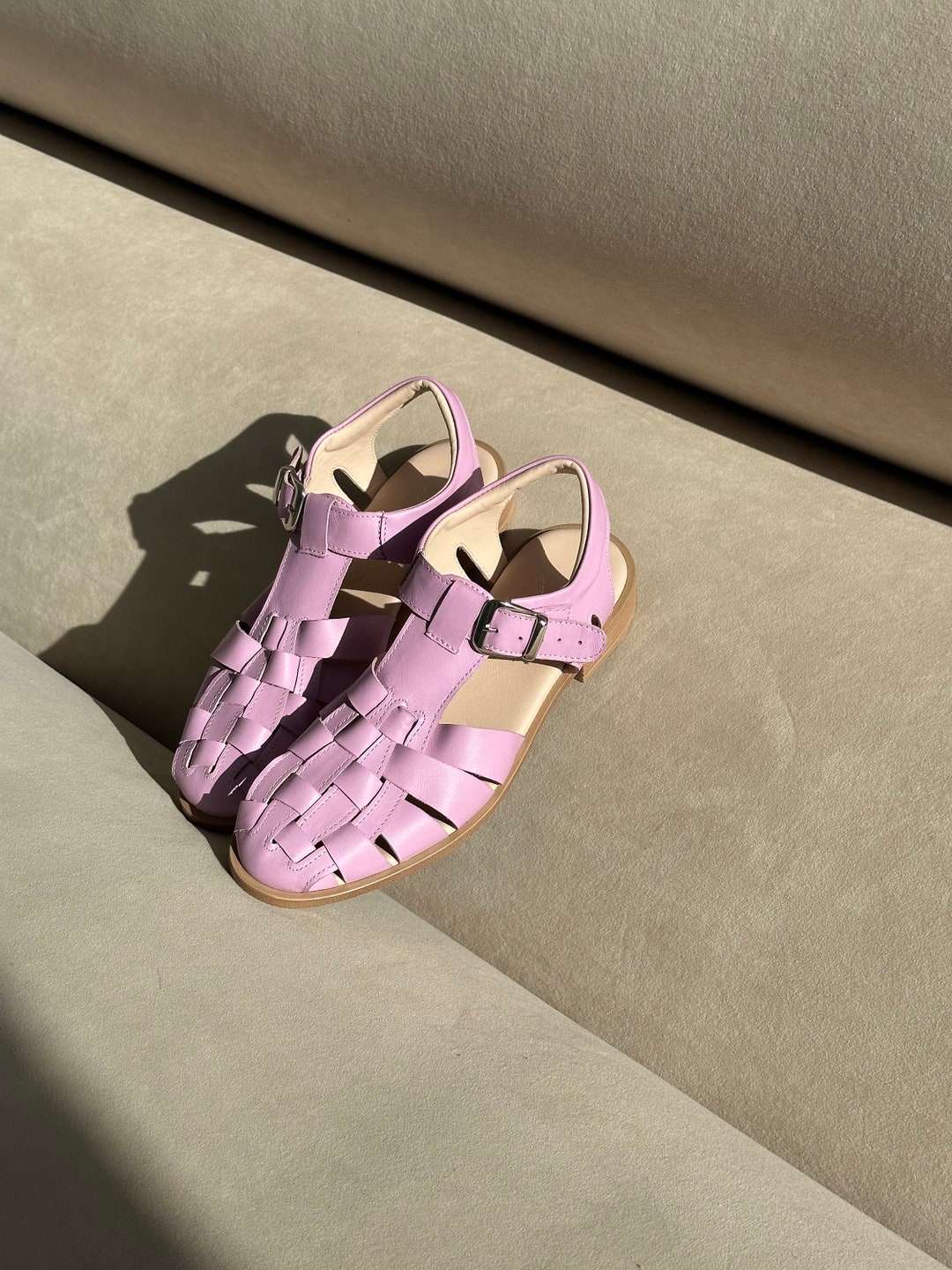 サンダル・ミュール by FAR Light green leather Flick mules (23CRFLKHFRGNAP FRG) BY FAR Light Green Leather Flick Mules | italist