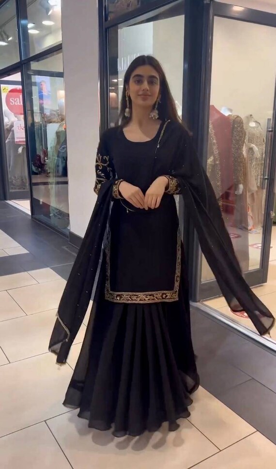 Black dress with heavy dupatta sale