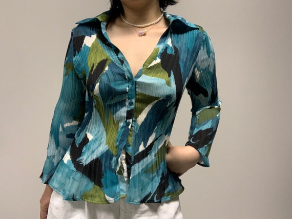 Pleated Abstract Print Shirt, Fitted Abstract Shi… - image 2