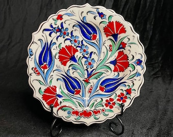 Plato colgante de pared pintado a mano (18 cm) - Decoración de cerámica hecha a mano