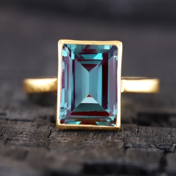 Bezel Setting Alexandrite Ring 14k Gold Engagement Ring Emerald Cut Alexandrite Promise Ring June Birthstone Handmade Jewelry Gift For Women