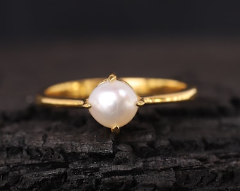 14k Solid Gold Dainty Pearl Ring Personalized Freshwater Pearl Ring Stackable Bridesmaid Jewelry Solitaire Vintage Ring Anniversary Gift