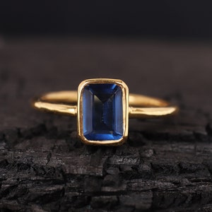 Radiant Cut Sapphire Ring 14k Solid Gold Wedding Ring Solitaire Sapphire Ring Septembre Birthstone Bijoux faits à la main Cadeau d’anniversaire pour elle
