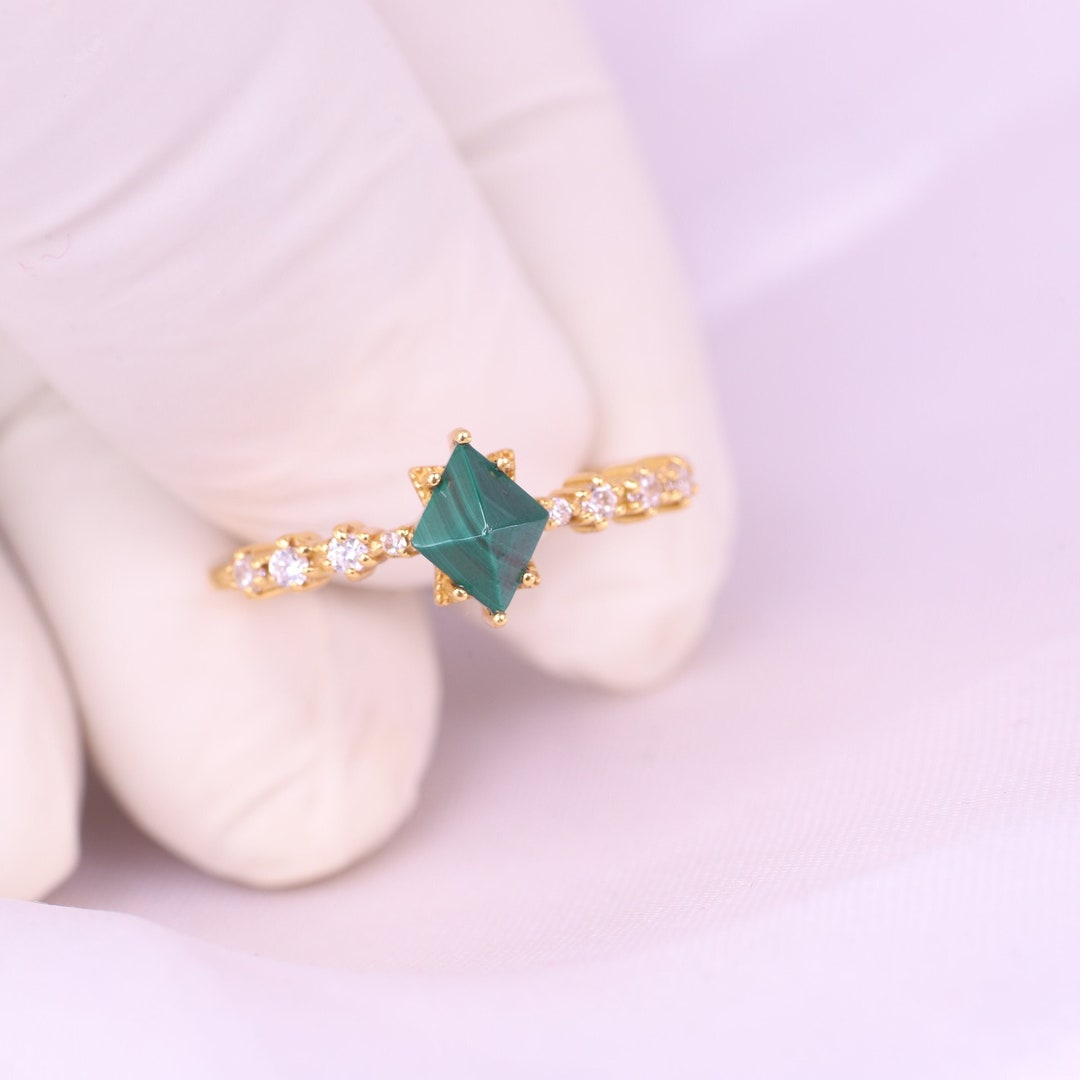 Kite Natural Malachite Engagement Ring Minimalist Diamond Jewelry Art
