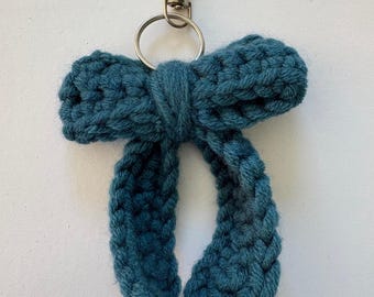 Crochet keyring - blue bow