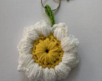 Crochet keyring - daisy