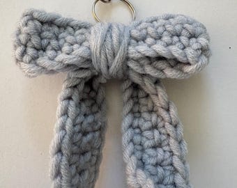 Crochet keyring - grey bow