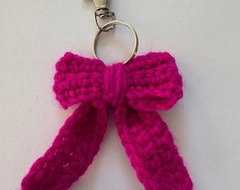 Crochet keyring - pink bow