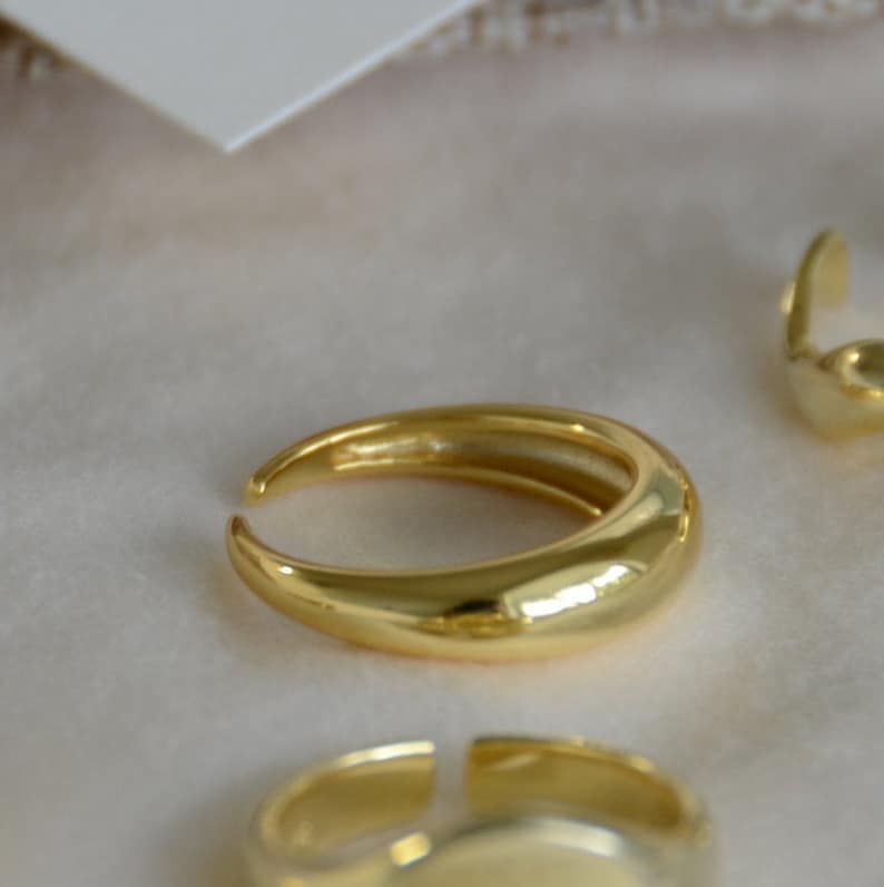 Anillo de cúpula chapado en oro de 18 quilates, Anillo minimalista, Anillo de oro minimalista, Anillo de oro delicado, Anillo de oro fino, Anillo ajustable, Regalo para ella imagen 8