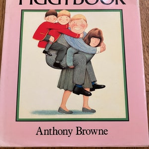 PIGGYBOOK - Anthony Browne - SCARCE 1986 First Edition of this modern-day illustrated kids' classic (Price-reduced due to dust jacket wear)