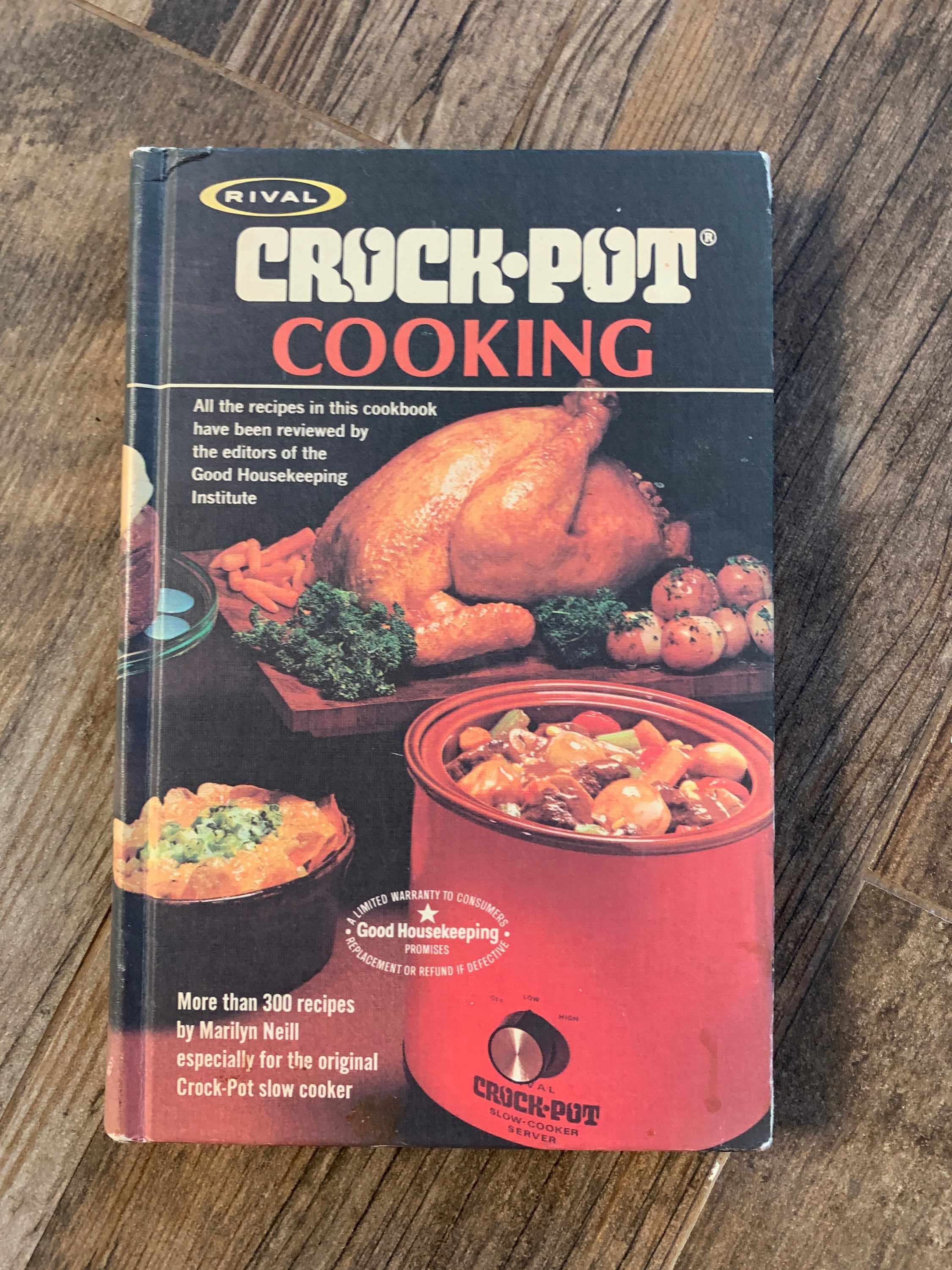 Vintage CROCK POT Cookbook by RIVAL 1975 Edition - TrustedFinds