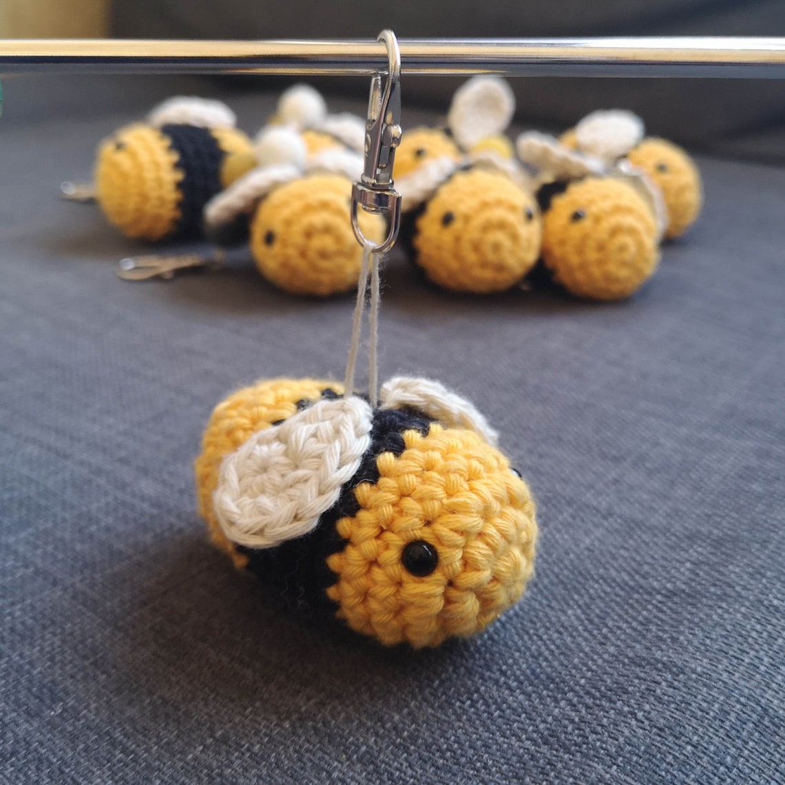 Bee Keyring Soft Crochet Bumble Bee Keychain Etsy Denmark