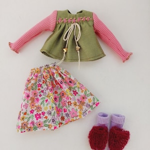 Set of clothes for Blythe! For the USA the postal customs fee is included in the shipping cost