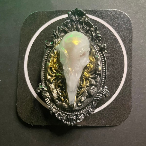 Pins Raven Skull