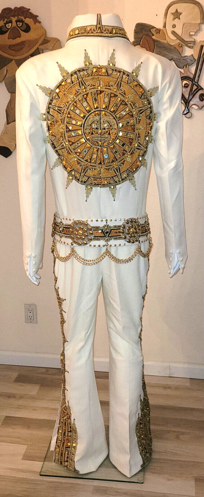 エルヴィス プレスリー公式のGraceland サンダイヤル刺繍ジャンパー エルヴィス・プレスリーのステージで着用された複製サンダイアル