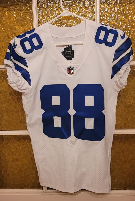 大人気の Ceedee Cowboys Dallas 2021 Lamb Issued/game Team Signed シャツ