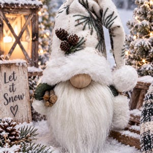 Gnomo de invierno con leña