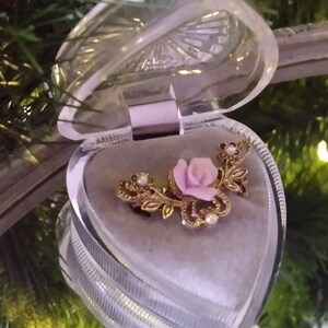Rose bud pin, vintage brooch pin, heart case, eighties jewelry, Gift for her,Valentine for her
