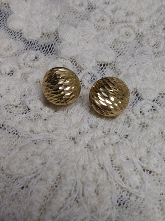 Gold tone half ball stud earrings | vintage jewelr