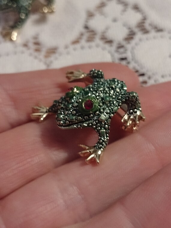 Frog brooches with gemstone eyes,Vintage, Green a… - image 4