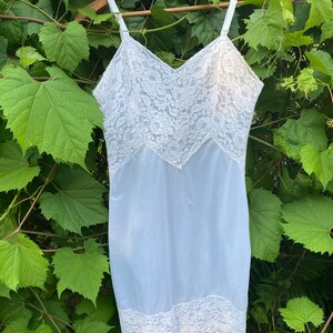 Mutandine Vintage Vanity Fair In Teal, Morbido Tricot Di Nylon E Delicati Pizzi - Taglia 7 (Modello 13-001)
