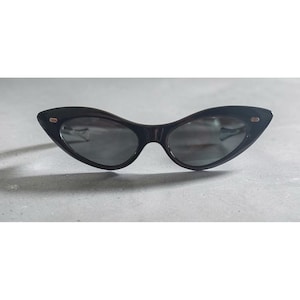 1950s Rock Eyewear - Etsy display picture 1