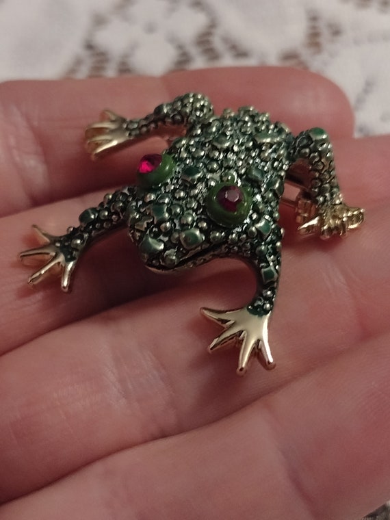 Frog brooches with gemstone eyes,Vintage, Green a… - image 3