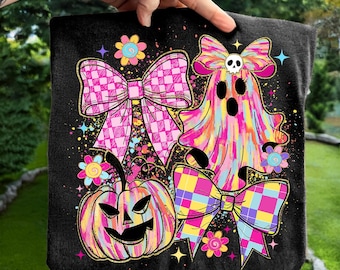Fantasma civettuolo preppy PNG, zucca rosa con fiocchi PNG, design per maglietta di Halloween con motivo floreale a scacchi, glitter retrò con pennellate spettrali in sublimazione