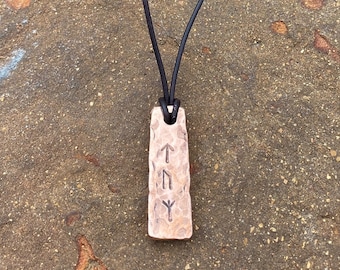 Pendentif Rune Médiéval Forgé Main - Cordon Cuir Noir - WarriorsOutFit