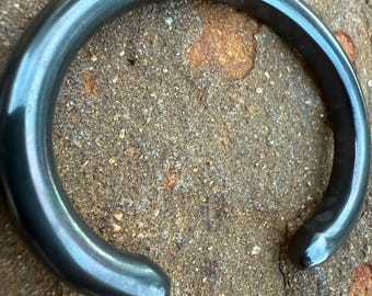 Máni Blakkr – Viking Oath Arm Ring (Black Moon) | Solid Zirconium Cuff