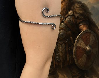 The “Freyja’s Embrace” – Norse Goddess Inspired Arm Ring, Hand-Forged Elegance. Strength in Grace.