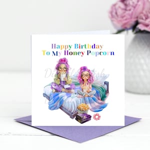 Carte de joyeux anniversaire, fête de pop-corn, pop-corn d'anniversaire, filles aux cheveux arc-en-ciel, cartes pour amateur de pop-corn, cartes d'amitié, filles insolites mangeant,
