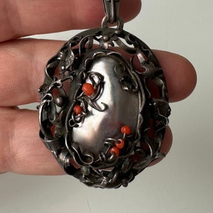 Antique 835 silver pendant masterpiece set with large grey pearl and coral!