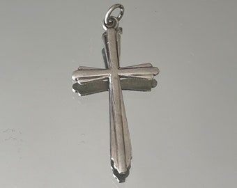 Solid vintage pendant 835 silver cross 3.5 cm - elegant shape