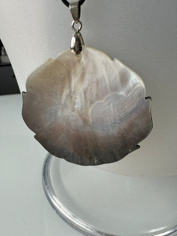 Wonderfully beautiful large mother-of-pearl penda… - image 10