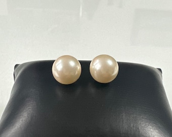 Orecchini a bottone in argento 925 placcato oro con perle semicircolari vintage!