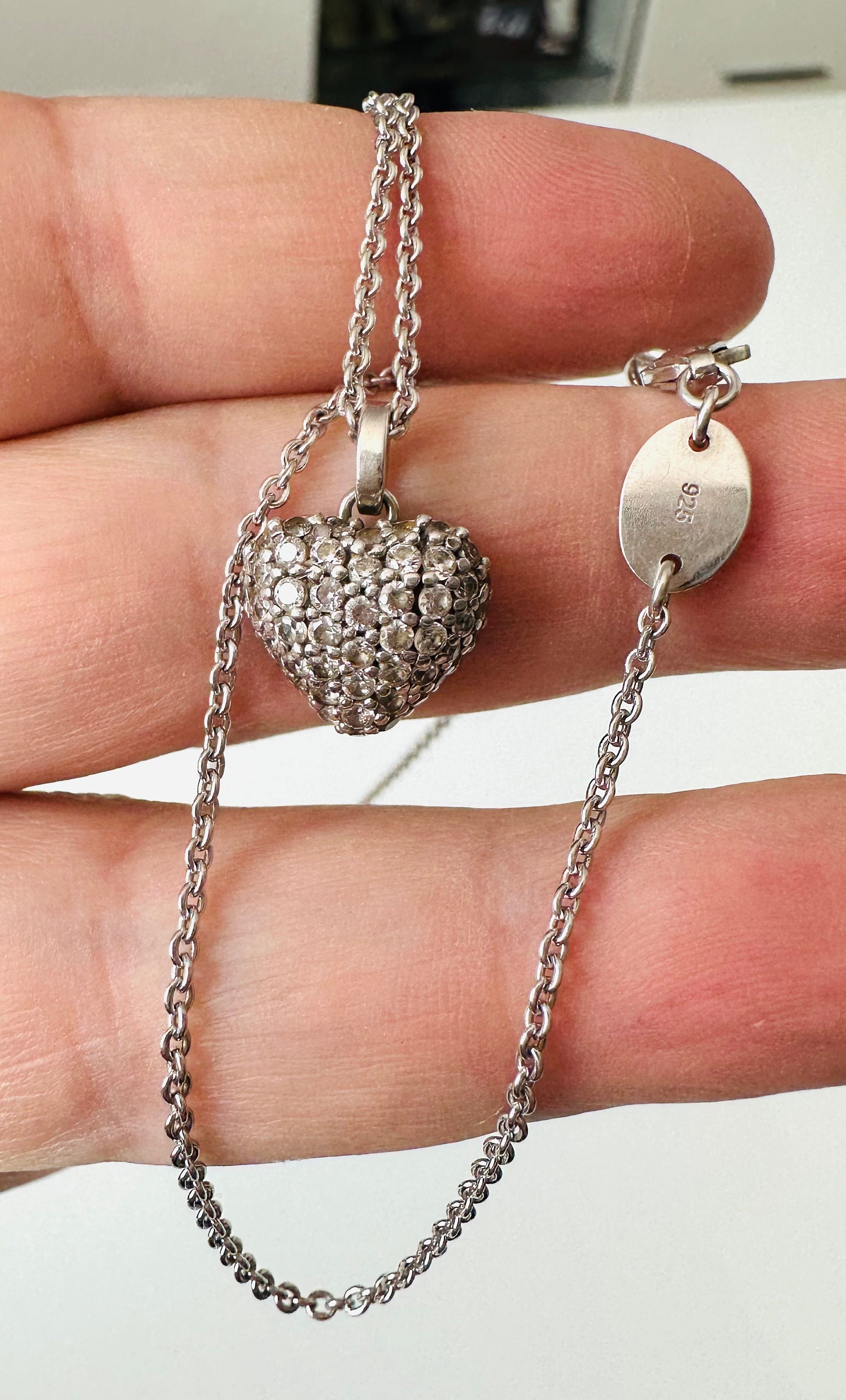 Schöne wertvolle Designger Halskette von Christ mit Herz Anhänger 925 Silber  und Zirkonia Steinen.