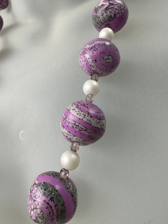 Statement necklace with large balls in a purple-g… - image 10