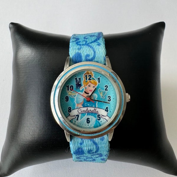 Original Disney Cinderella Armbanduhr von 2015 zum herrichten