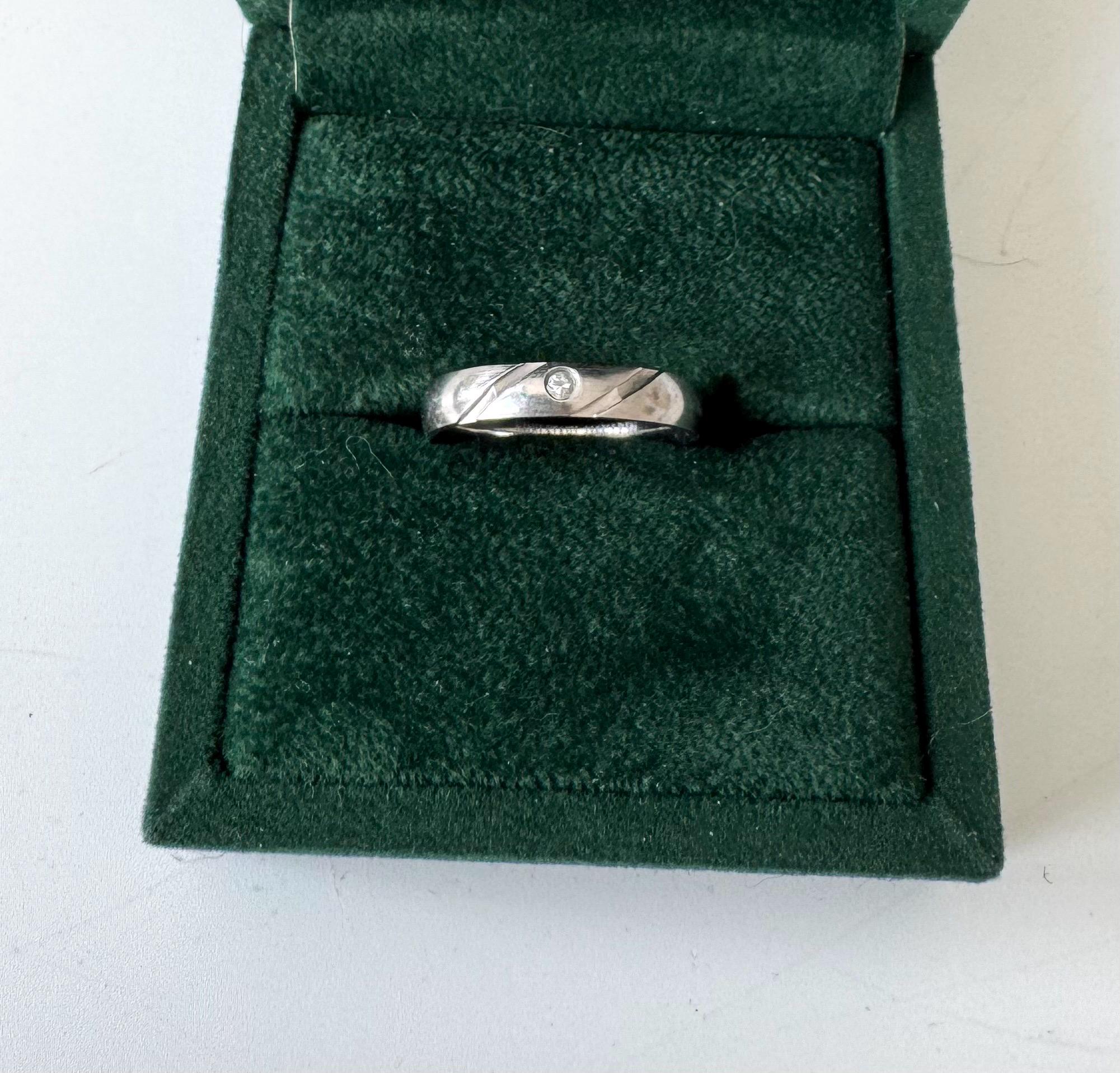 Designer Edelstahl Ring 316 Narin mit funkelndem Stein !
