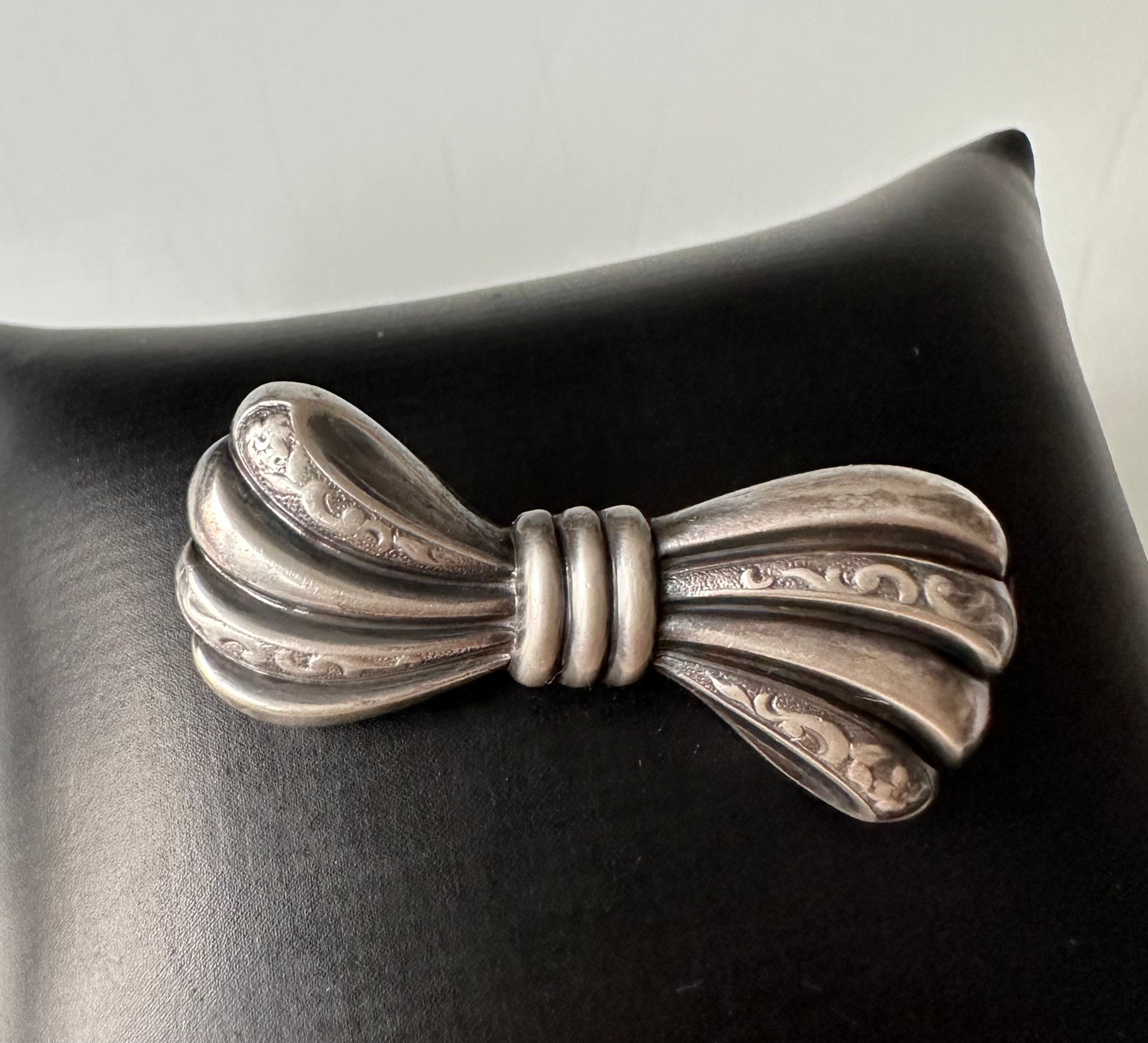 Broche nœud Art Nouveau en argent 925 avec un beau décor ! - France
