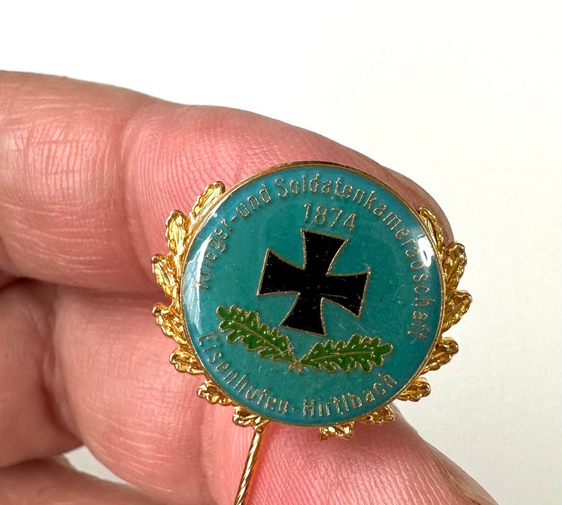 Old badge / pin warriors and soldiers association Eisenhofen-Hirtlbach 1874 badge of honor image 5