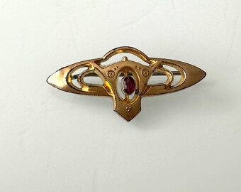 Broche Art Nouveau Ancienne Vers 1900 – Métal Doré Et Pierre Rouge – Époque – Occasion