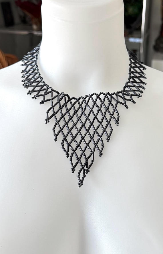 Anthracite Colored Choker Necklace Made of Sticks and Pearls
