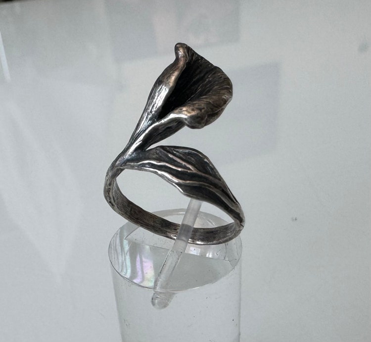 Eleganter Silber Designer Ring: Plastisch ausgearbeitete Renmoosblüte mit Meisterpunze - Herkunft wohl Finnland