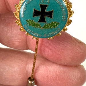 Old badge / pin warriors and soldiers association Eisenhofen-Hirtlbach 1874 badge of honor image 4