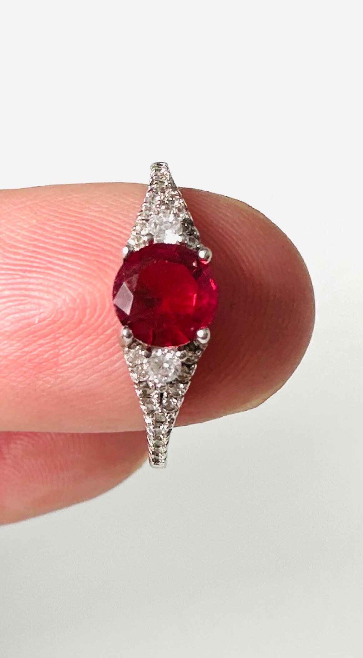 Bague Neuve Argent Ciselée Avec Pierre Rouge - Taille 58 - Style Bohème Amérindien