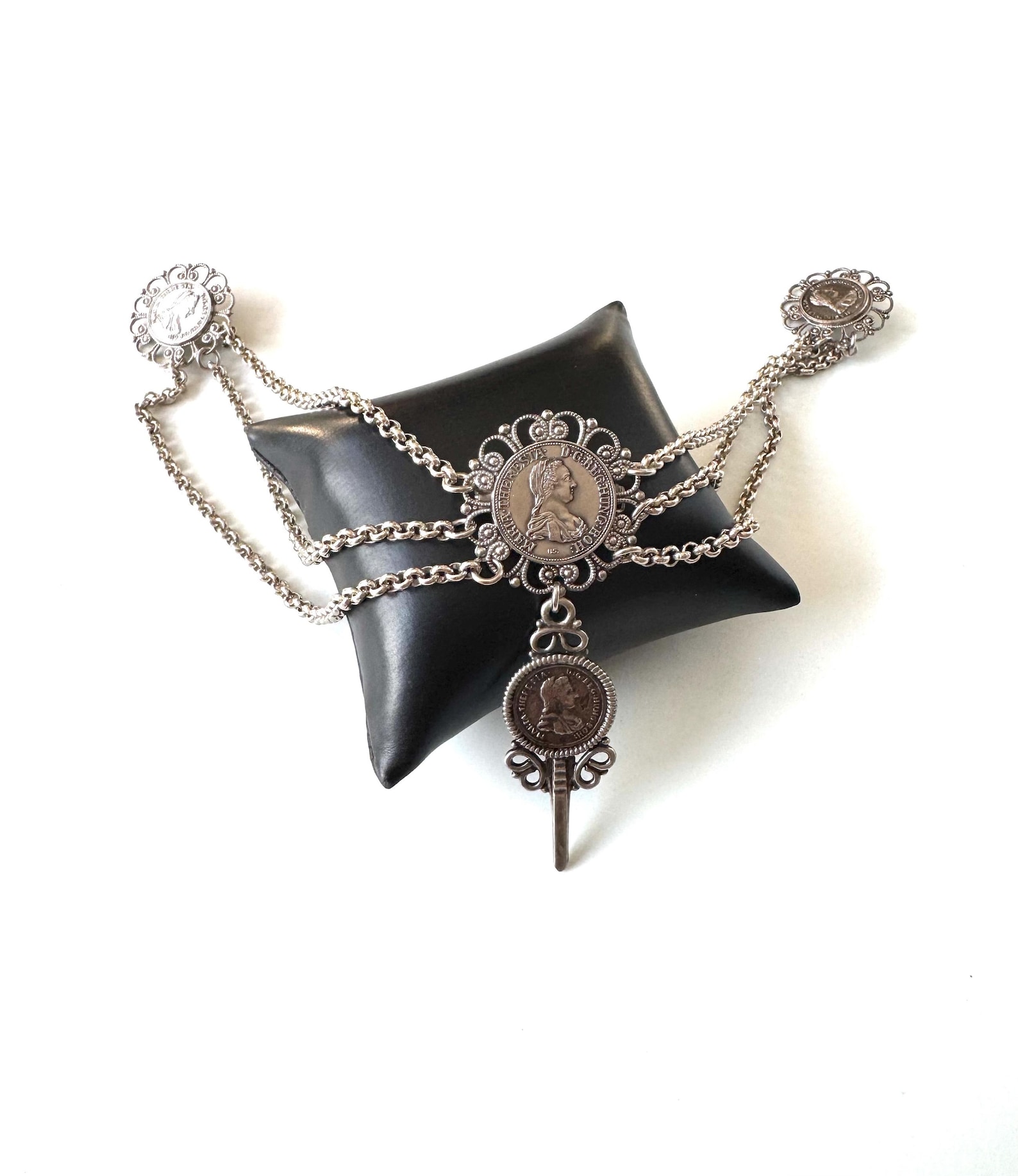 Vintage charivari with Maria Theresa coin imitations – traditional costume jewelry, skirt pin, brooch style, approx. 30cm!