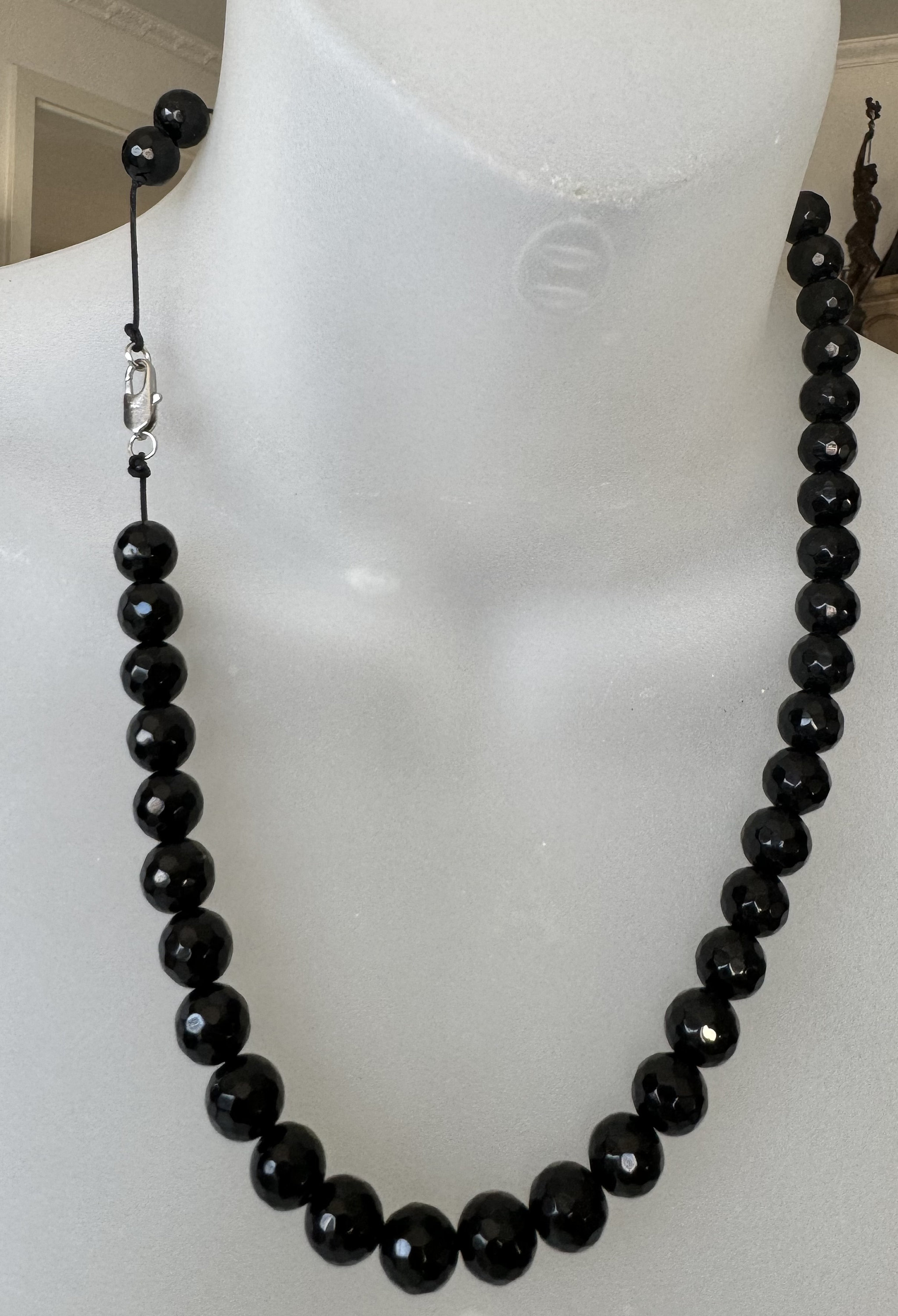 Collier Vintage Ancien Boule Facettes Noire Deuil - Occasion (état à Vérifier)